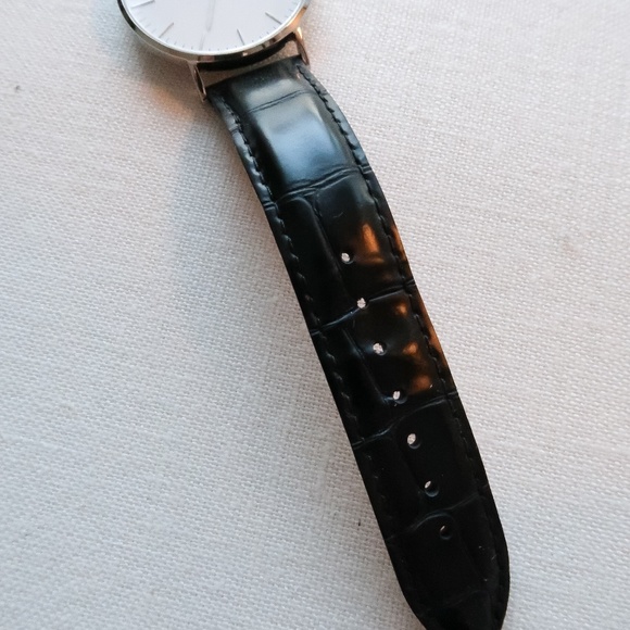 Daniel Wellington Classic Sheffield Watch - Textured black leather band - Picture 2 of 3